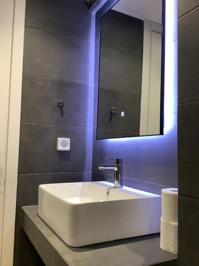 Sunny New Lovely Apartment 60 Meters From The Metro Athens Luaran gambar
