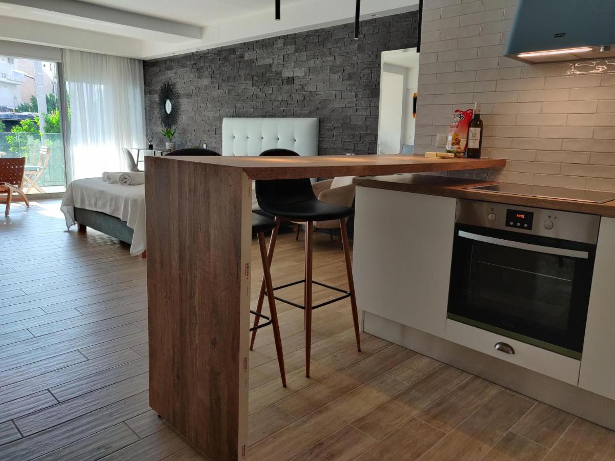 Sunny New Lovely Apartment 60 Meters From The Metro Athens Luaran gambar